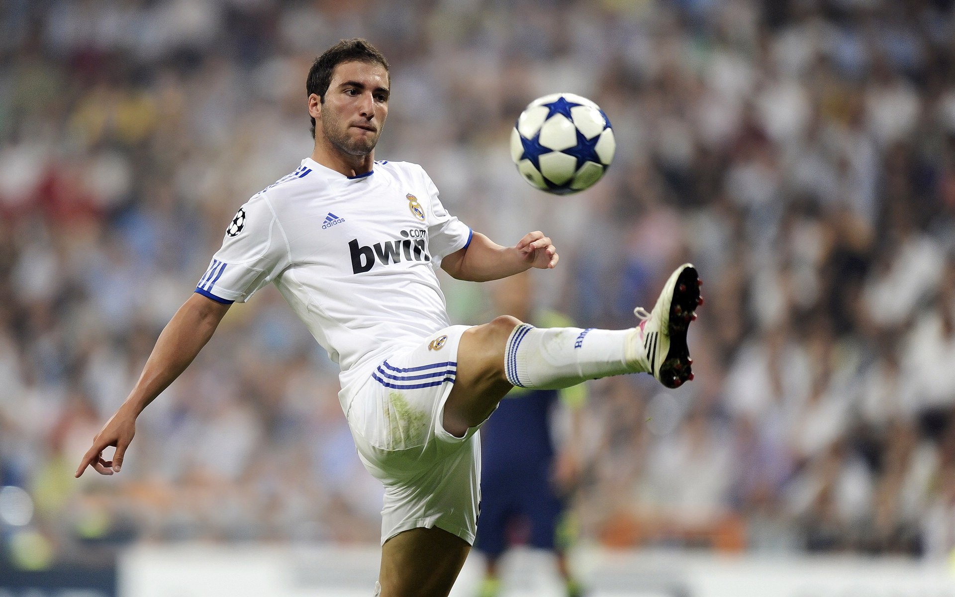 莱谢恩·卡萨斯用速度与耐力完美结合，莱恩卡斯滕